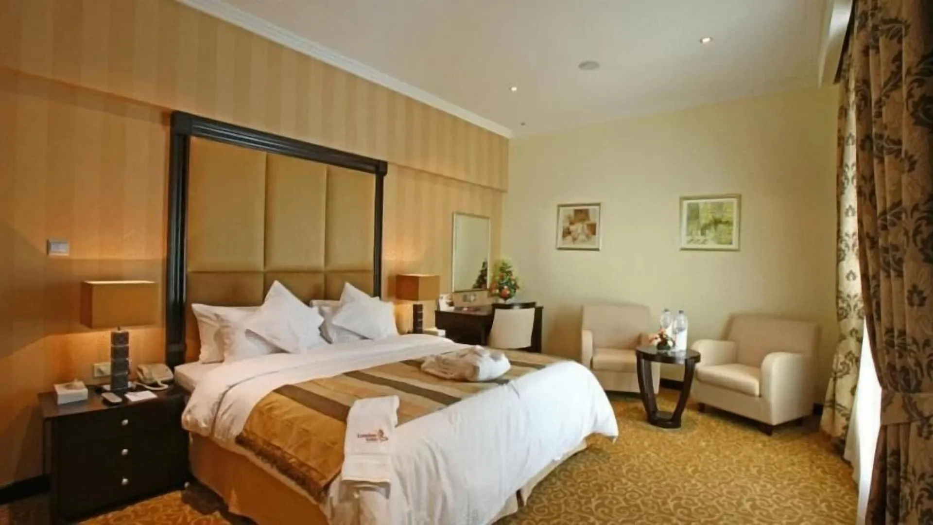 London Suites Hotel Dubaj