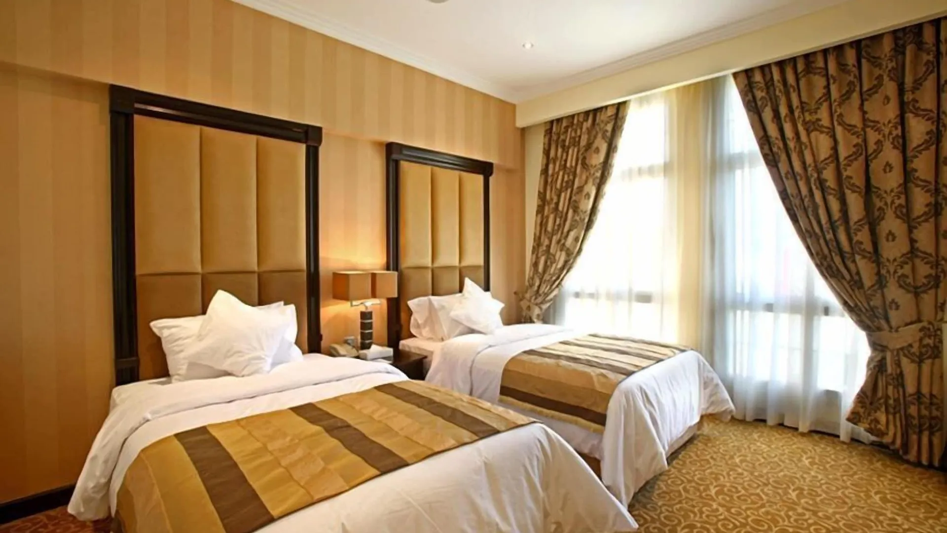 London Suites Hotel Dubaj